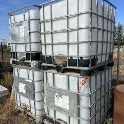 225 gallon water tanks 