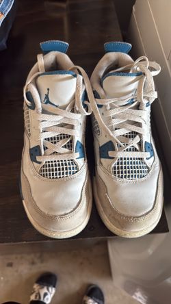 Jordan 4 size 3Y