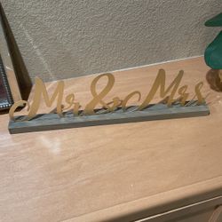 Mr & Mrs 