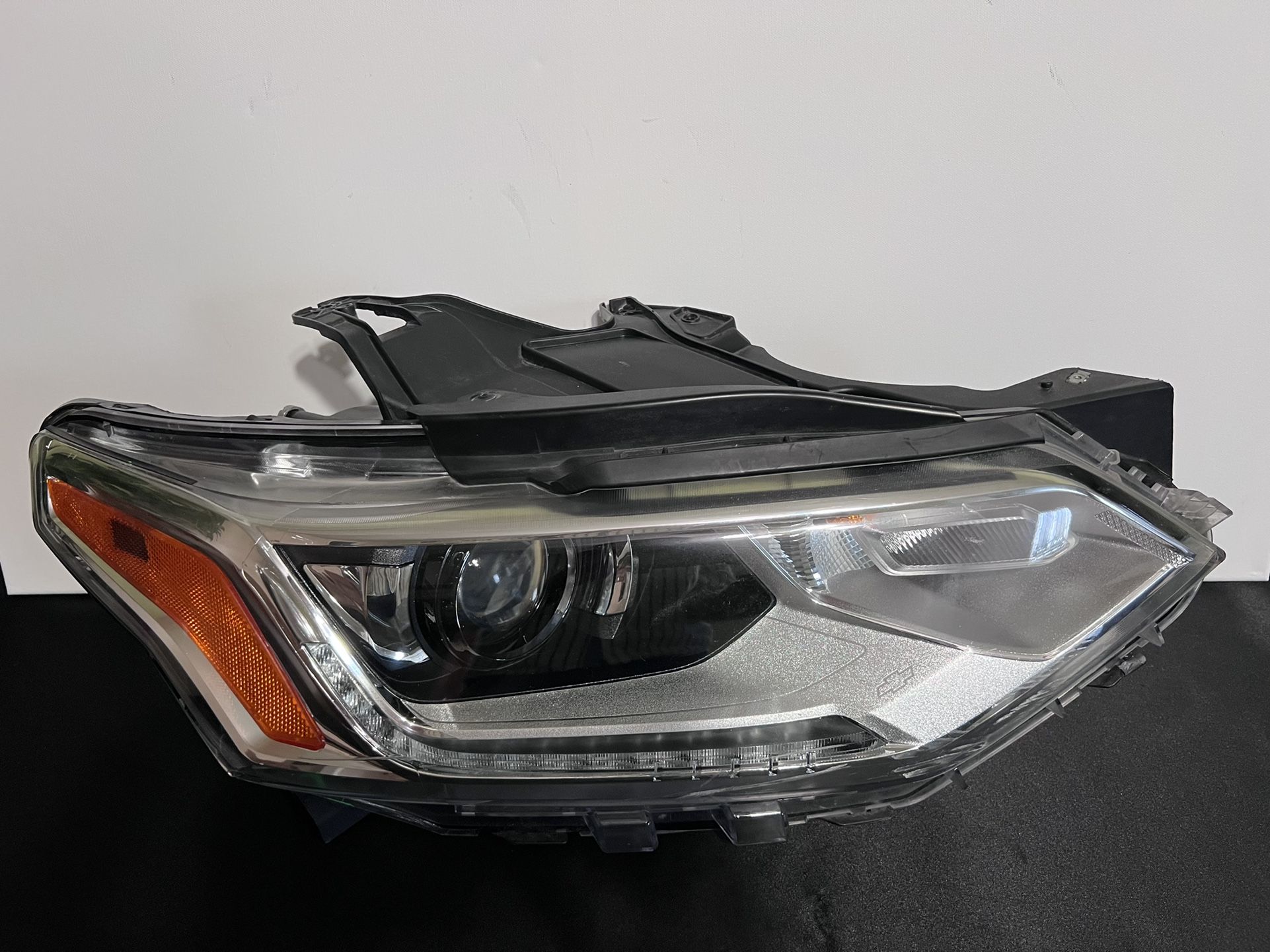 Chevy Traverse Left Headlight 2018-2021 OEM