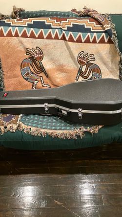 Gator hard shell round bowl case.
