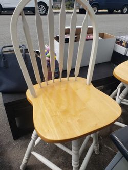 2 Bar Stool