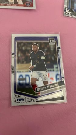 The Mbappé one I have it for 1200 but I’ll give it to you guys for 400 or 300