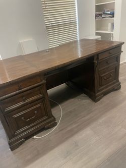 Office table