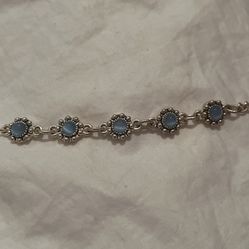 Pretty Blue Cats Eye And Silvertone Costume Bracelet