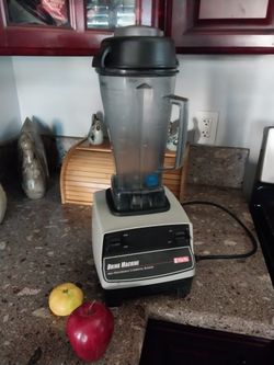 VITAMIX NSF COMMERCIAL DRINK MACHINE BLENDER IN EXCELLENT WORKING CONDITION 