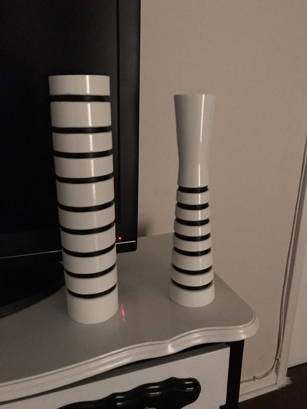 Black & White Bangle Vases Click my Pic to see other items) (Oprima mi foto para ver que mas vendo)