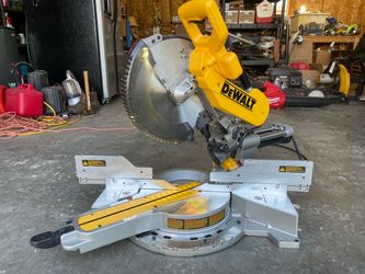 DeWalt 12” Sliding Compound Miter Saw