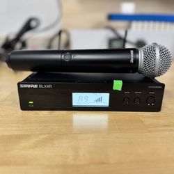 Shure BLX4R wireless receiver included a SM58 microphone