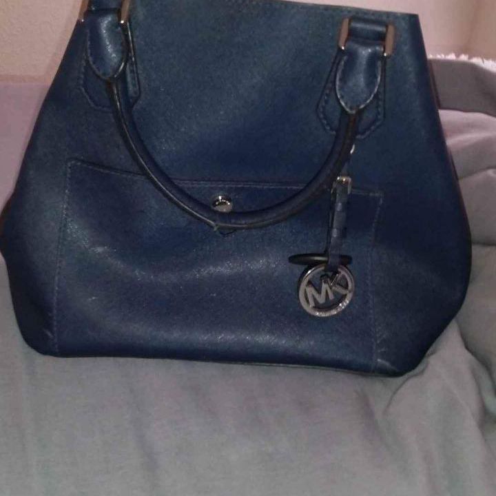 Michael Kors Large Purse Or Tote for Sale in Pueblo, CO - OfferUp