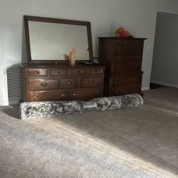 Dresser With Mirror