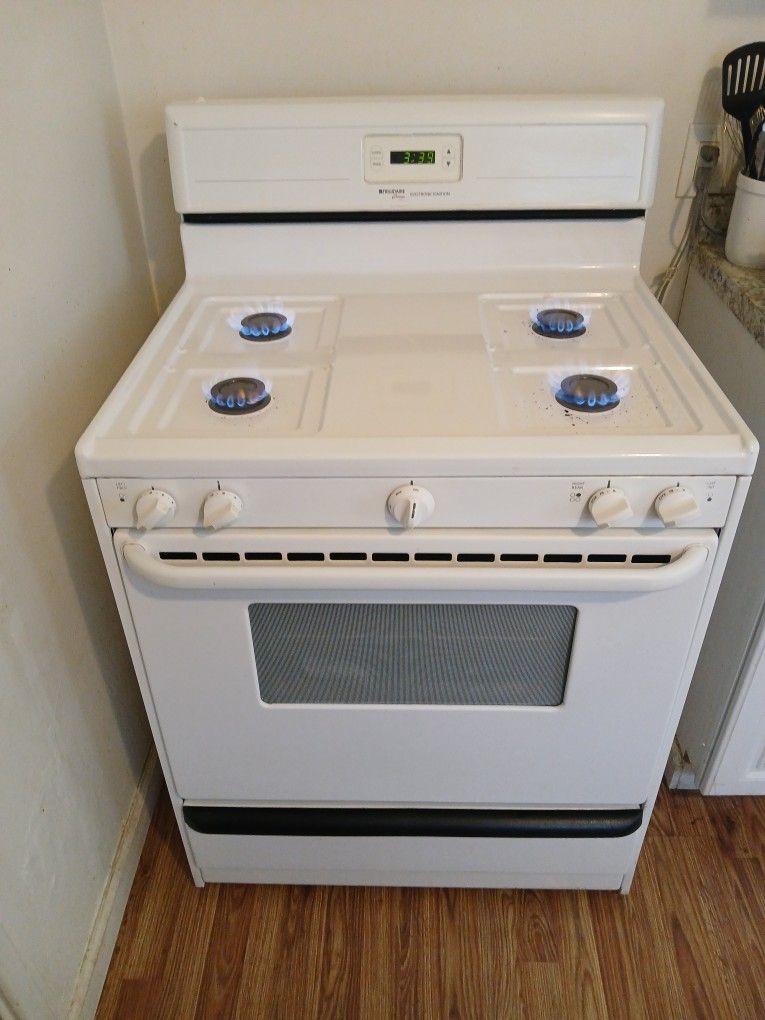 Frigidaire Stove