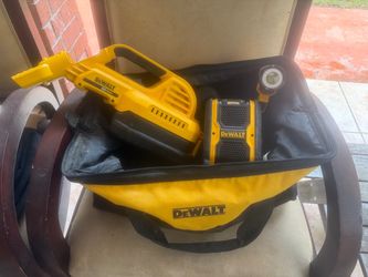 Dewalt vacuum, light and radio with bag no battery
