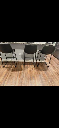 Set of 3 Modern Counter Height Bar Stools – Excellent Condition