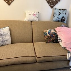 Couch For An Apartment 