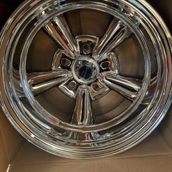 14X7. Chrome Wheels