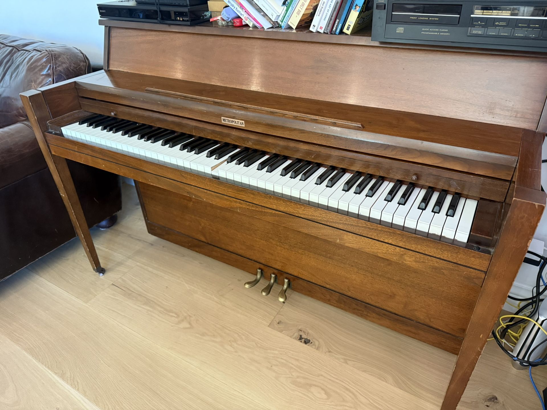 FREE Metropolitan Upright Piano