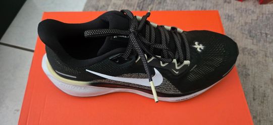 Nike Running Sneaker Black White