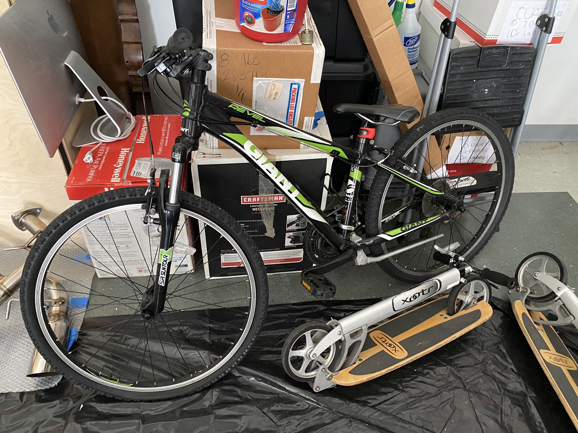 Giant Revel Aluxx SR Suntour M3020 Mountain Bike