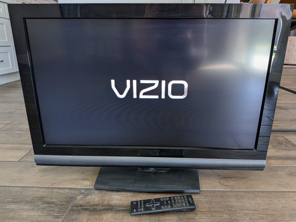 VIZIO E320VA 32-Inch LCD HDTV