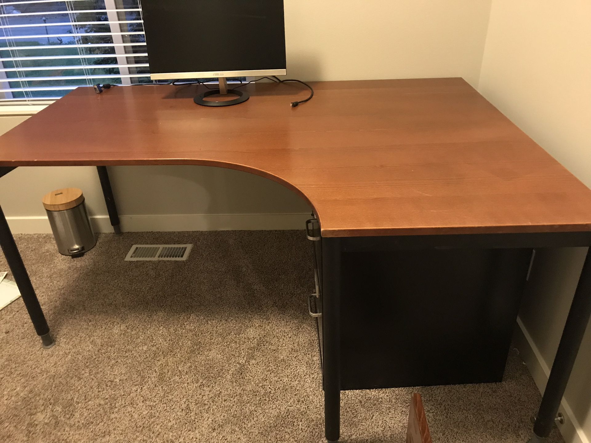IKEA desk with movable shelf