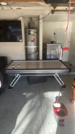 Air hockey