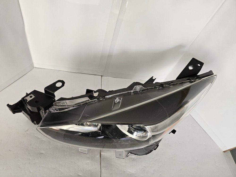 2017-2018 OEM Mazda 3 Halogen Headlight Left Driver Side