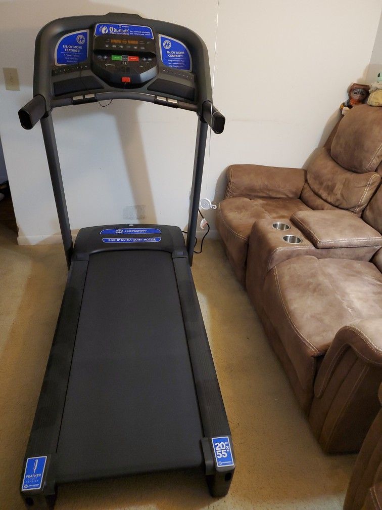 Horizon Fitness T-101 Treadmill Like New