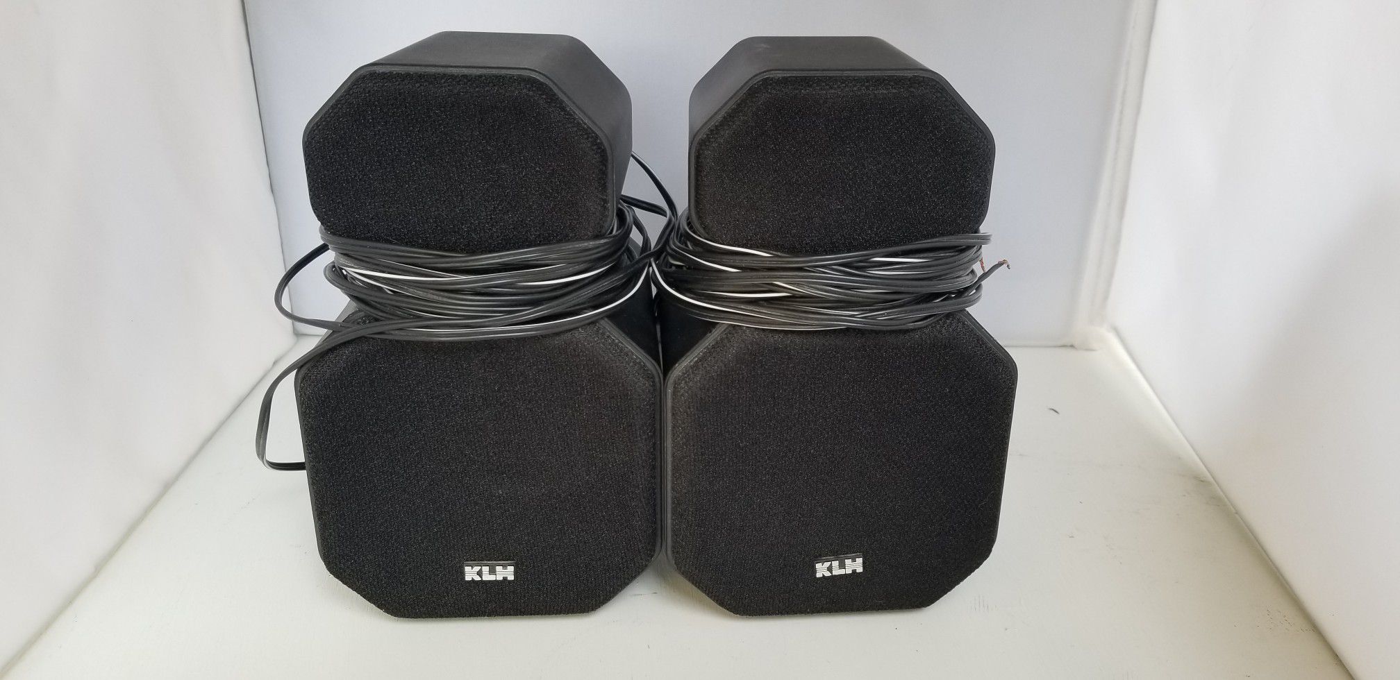 KLH Model 8S Audio System Speakers Shielded for Video Lot of 2 Twistable