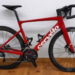🚴🏻 Cervelo Caledonia-5 Disc Di2 – Size 54  High-end carbon endurance road bike that blends comfort, speed, and performance. Ideal for long rides, tr
