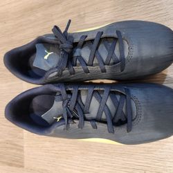Soccer Cleats Boy Size US5