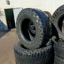 SET DE LLANTAS USADAS BF GOODRICH KM3 35 12.50 18