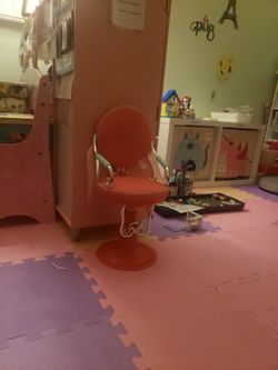 Chair And Bed. High Chair Beauty Salon For 18" Doll
