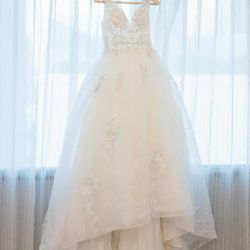 White Wedding quinceañera  Ball gown dress Size 10-14