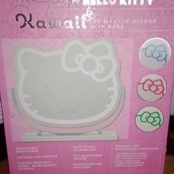 Hello Kitty Kawaii Edition Light Up Mirror 