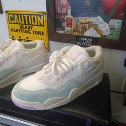 Jordan Female Size 11