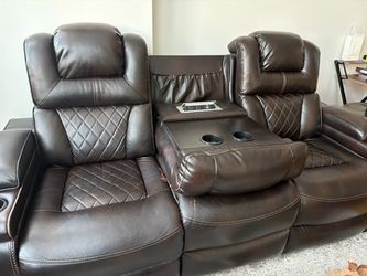 3-seater Power Recliner for Sale $100