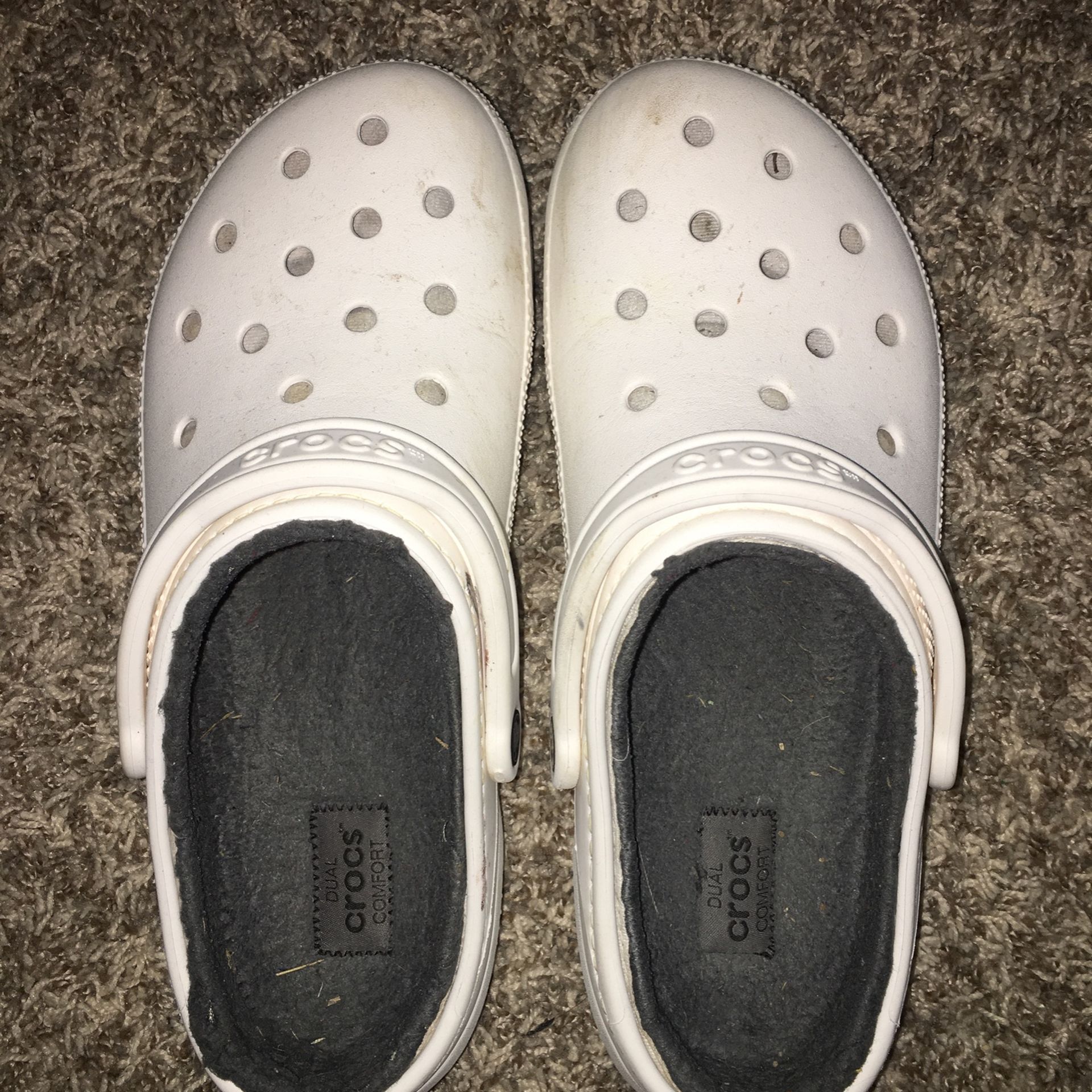 White Crocs 11m