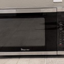 Magic Chef 0.9 cu. ft. 900-Watt Countertop Microwave – Stainless Steel