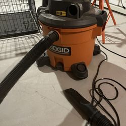 12 Gallon Dry/wet Vac