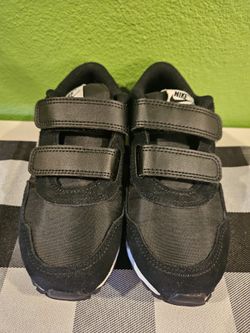 Toddler Nike Valient Shoes. Size 11C