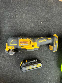 Dewalt 20v multitool con batería 🔋 $80 firme precio trabaja bien