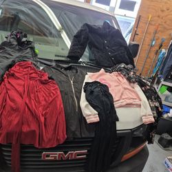 Big Lot Of Women Clothes All For $ 15