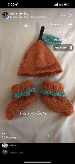 Newborn Pumpkin Knit Hat And Socks Set 