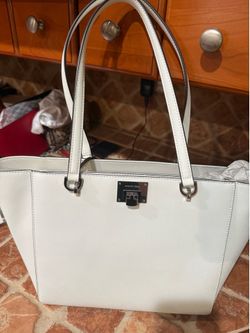 Purse tote style