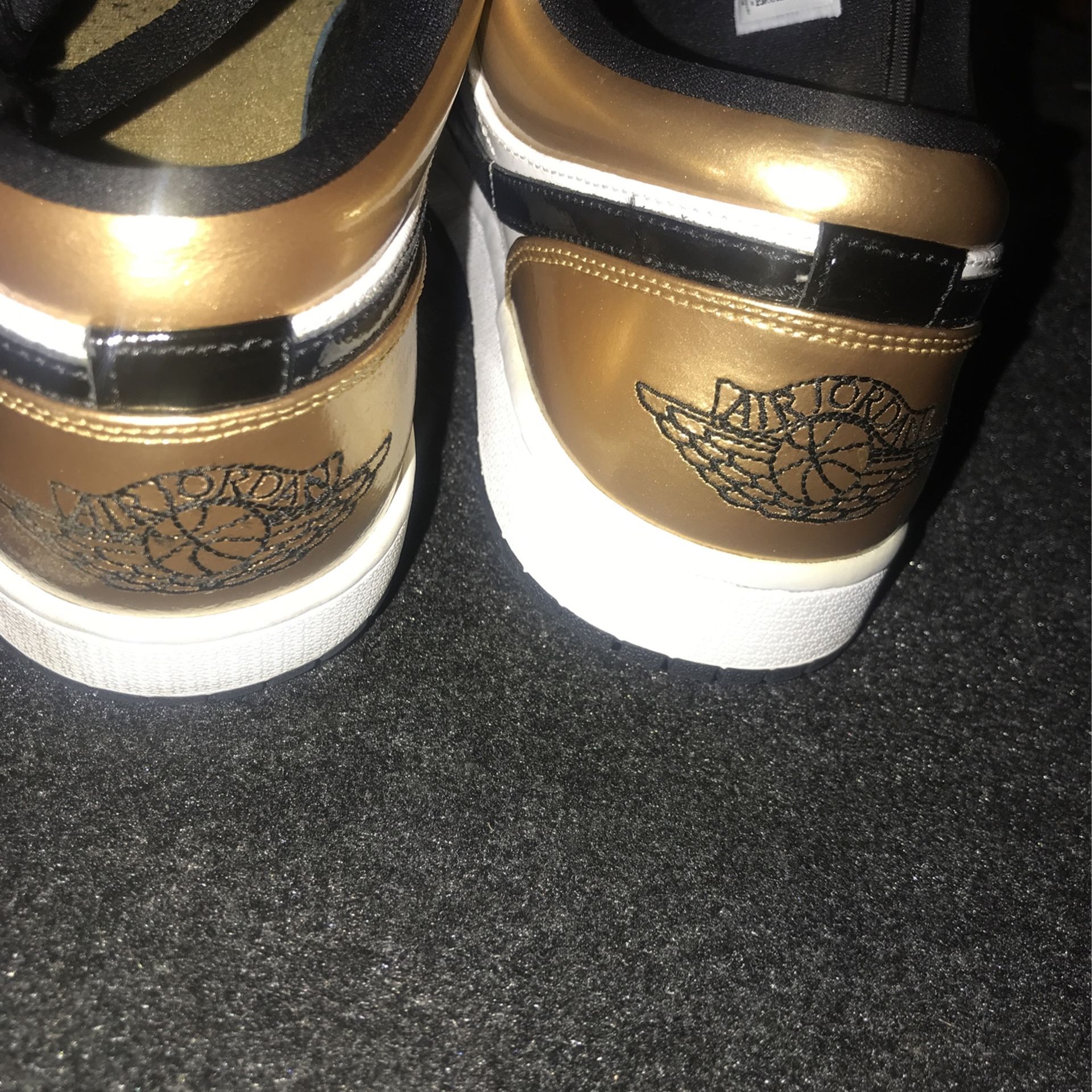 gold toe 1s
