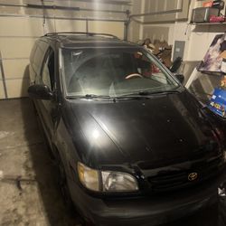 2000 Toyota Sienna