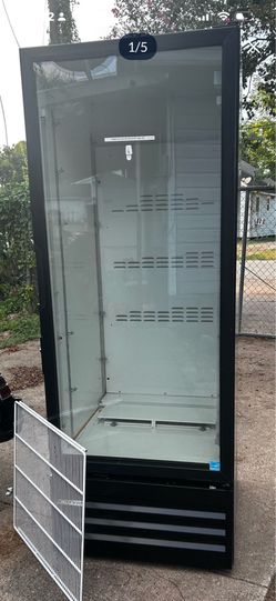 Royal Vendor Refrigerator, Model 8000L