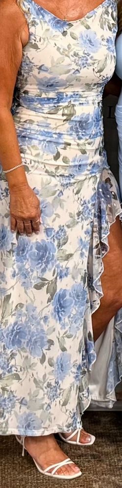 Womens Floral maxi dress size medium