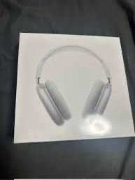 Air POD Maxes (white )